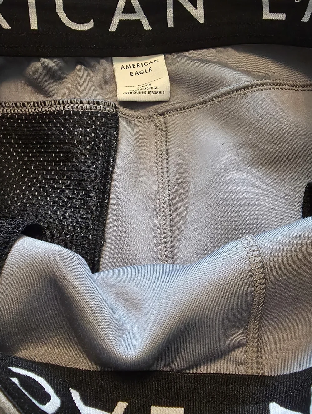 American Eagle Gray Men's Tech Shorts SMALL - Picture 3 of 4
